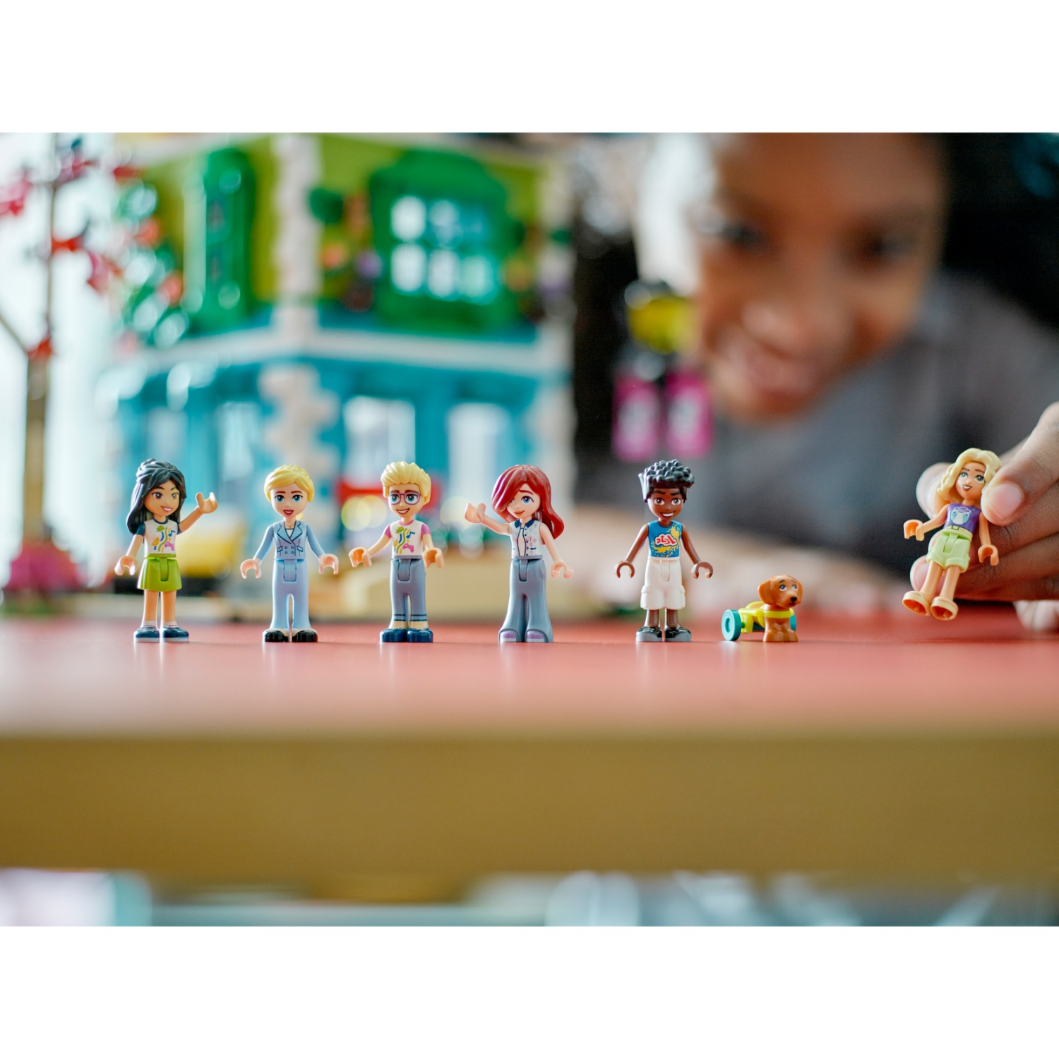 LEGO  Friends 41748 Heartlake City Buurtcentrum - afbeelding 2